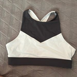 Born primitive L high neck sports bra